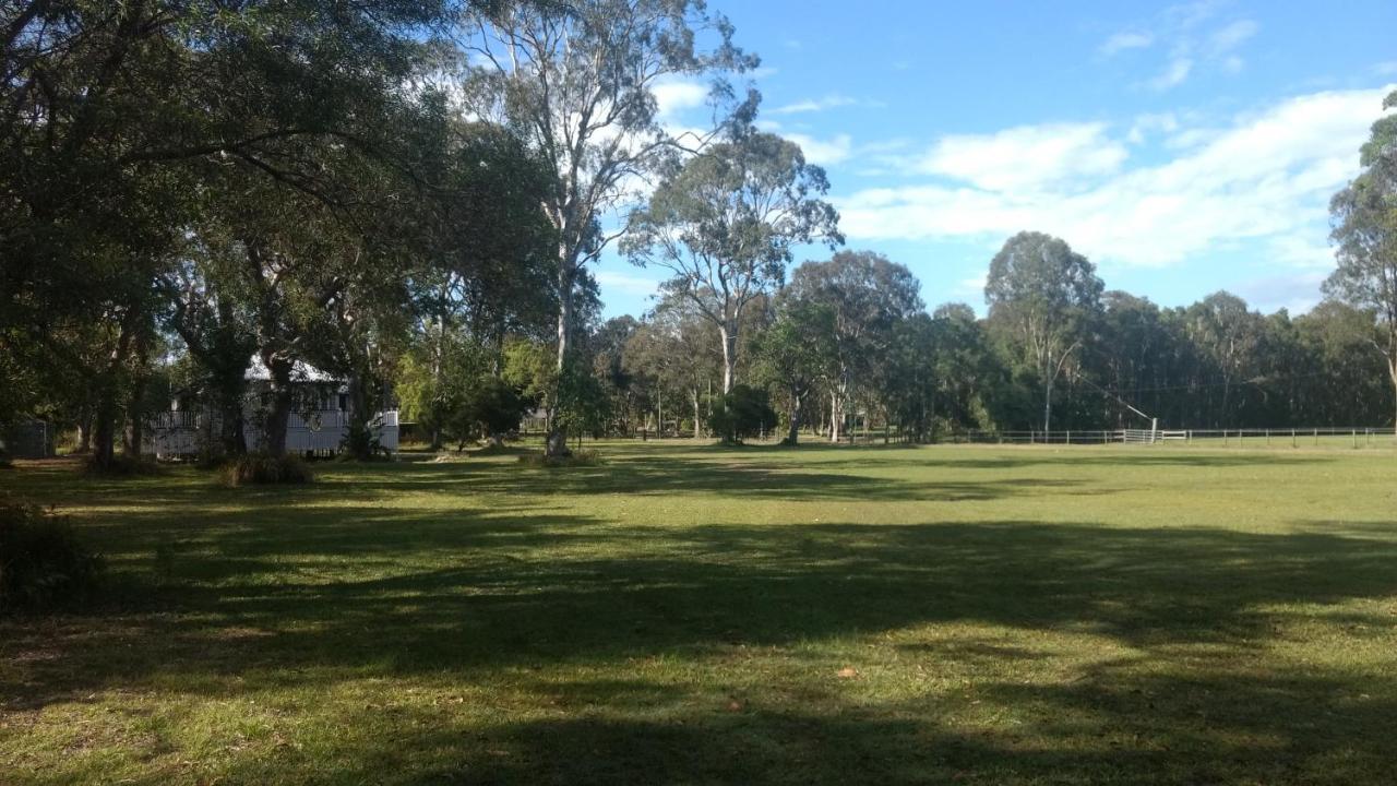 Lake Weyba Noosa Lodge & Kangaroos เพเรเจียนบีช ภายนอก รูปภาพ