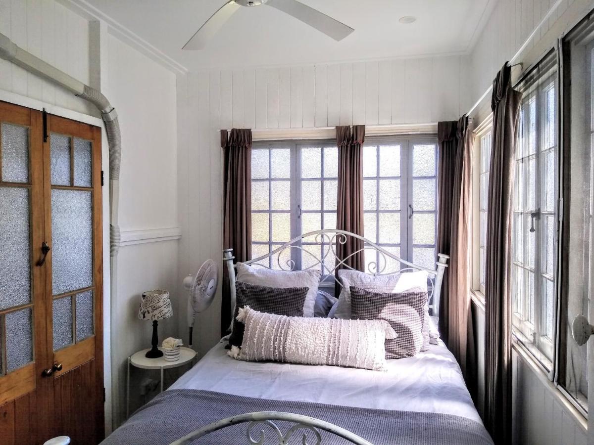 Lake Weyba Noosa Lodge & Kangaroos เพเรเจียนบีช ภายนอก รูปภาพ